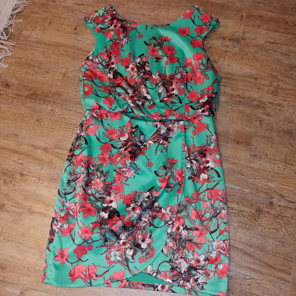 Jessica Simpson Green Silk dress